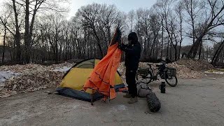 骑行内蒙古大降温，零下19度半夜冻醒了，太冷顶不住了赶紧跑路【追梦人张大飞】