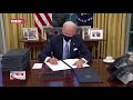 tân tổng thống mỹ joe biden ký hàng loạt sắc lệnh hành pháp