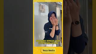 VIRAL MOMEN SEORANG ADIK BEGITU BAHAGIA SAAT DI BERI KEJUTAN OLEH SANG ABANG