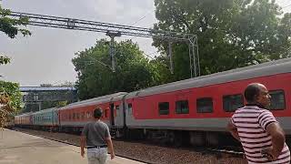 Train 22933 Bandra-Jaipur Superfast Express at Durgapura Railway Station dated 07.06.2022