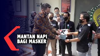 Mantan Narapidana Bagi Masker ke Rutan