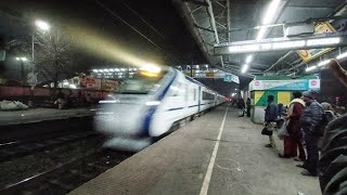 Dangerous New Jalpaiguri Howrah Vande Bharat Express breaks the night silence of Dankuni