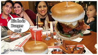 TGI Fridays Ke Burger Me Kia Special He? Pakistani Anda Burger Behter he Ya American Branded Burger?