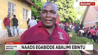 Agataliikonfuufu: Okutumbula eby'obulimi, NAADs egabidde abantu ebintu.