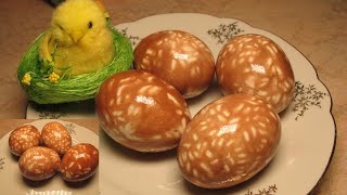 Боядисване на Великденски яйца с натурални продукти.Uova colorati per Pasqua