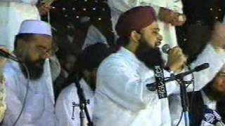 Kaliyan Zulfan Wala - Owais Raza Qadri   - Mehfil-e-Naat At Jhelum 2006