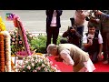 president vice president ls speaker pay floral tribute at bhagwan birsa munda statue 15 nov 2024