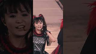 #BABYMETAL - That One Time Su Trolled Moa In Front Of 50,000 People