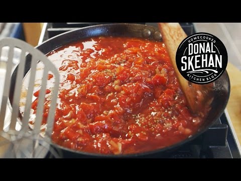 How to make... Basic Tomato Sauce! How to make... Basic Tomato Sauce!