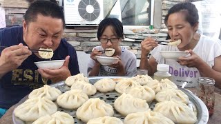 農村大哥一家做羊肉餡包子，再炒個蒜薹，兩屜居然不夠吃！ 【農村大哥寒冰】