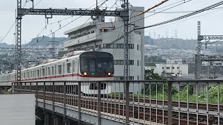 京急線都営線31T回送5300形5315-8〜1編成と普通浦賀行き1500形1569、1572編成が、追浜駅〜金沢八景駅間を走行！