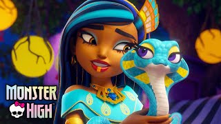 Cleo Gets a New Pet! 🐍 w/ Frankie & Deuce | Monster High
