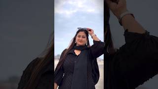 അമ്പോ ഞാൻ വീണെടാ. She is in black dress  🖤👸| GIRL | LOVE | MEME #shorts #memes