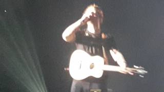 Ed Sheeran - Shape Of You (pt 1) live in Turin 17/03/17