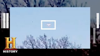 The Proof Is Out There: SILVER UFO CAUGHT ON TAPE IN KANSAS (Season 2)
