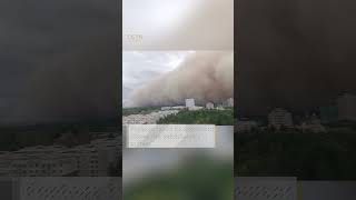 Enormous sandstorm sweeps China's Xinjiang