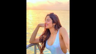 Janhvi Kapoor Looks Sensuous in the Bikini !#janvikapoor #bollywood #bikini#shorts