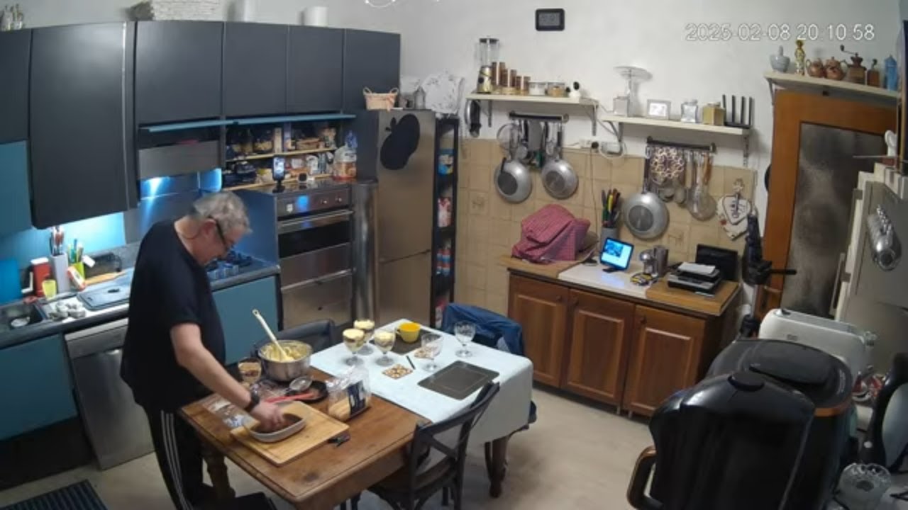 Casa Sissy 24 7 Live Camera 1 Daily Real Life Of An Italian Couple