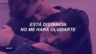 Distancia - 3AM (Letra) || Hay tantas cosas que puedo pensar al dia y tu te llevas el primer lugar