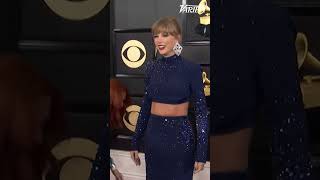 Taylor Swift Calms Yelling Photographers Down