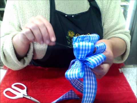 DIY Flower Time - How to Make a Basic Floral Bow, Part 3 DIY Flower Time - How to Make a Basic Floral Bow, Part 3