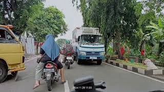 suasana jalan Ciganjur Jakarta Selatan tanah baru depok