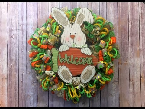 Easy Loopy Loop Wreath Tutorial {ribbon, mesh and tubing} Easy Loopy Loop Wreath Tutorial {ribbon, mesh and tubing}