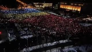 Lumini Protest Piata Victoriei. Tricolorul creat din lumini. 12.2.2017