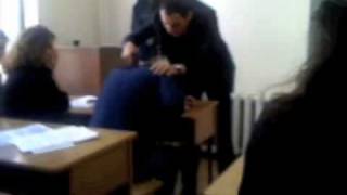 Դասատում ծեծում է աշակերտին - Child Brutality in School