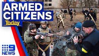 Ukraine Government arms civilians with up to 18,000 weapons | 9 News Australia