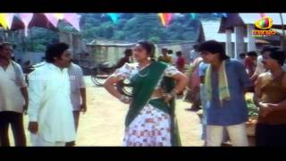 Maanbumigu Mesthri Movie Scenes - Meena flirting with Chiranjeevi - Roja, Silk Smitha