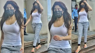 EXCLUSIVE : Janhvi Kapoor spotted at Gym in Bandra 📸