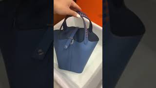 专柜购物分享 WeChat Lvbag3全球邮寄 私人订制  Epsom R2玛瑙蓝 菜篮子18cm 银扣 编织手腕 爱马仕奢侈品拍摄