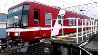 （遠鉄電車)1004号+2001号西鹿島発車