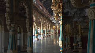 Salle du trône,  Palais de MYSORE  (Inde)