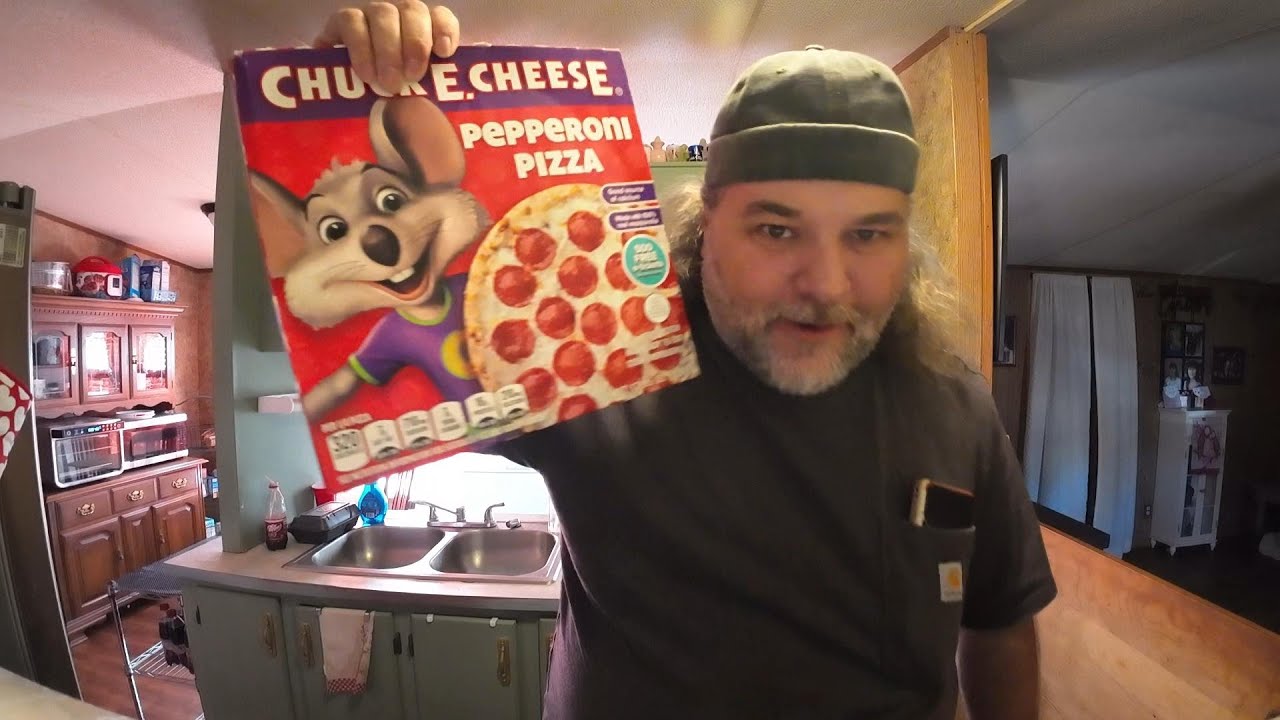 Chuck E Cheese Pepperoni Pizza Frozen Review - YouTube