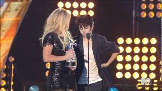 Britney Spears Hits Tribute VMAs 2011