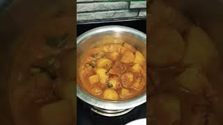 পছন্দের খাবার তাও আবার যদি হয় বউ এর হাতের😋