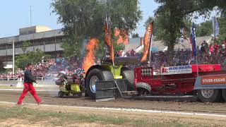 MITAS Tractor Pulling Europe Cup 2017 Hajdúböszörmény - 4 No Hemi (Italy) in flames