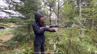 Learn to shoot shotguns outdoors in Canada在加拿大户外学习射击散弹枪