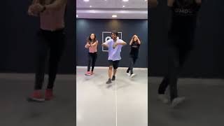 Shuffle Dance moves on Gallan Goodiyaan #deepaktulsyan #josh #gmdancecentre