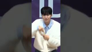 241202 아돌라 원어스 건희 하이디라오   면치기 댄스 Idol radio oneus keonhee china dance #kpop #oneus