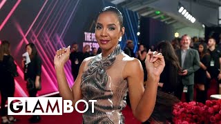Kelly Rowland GLAMBOT: Behind the Scenes at 2019 PCAs | E! Red Carpet & Award Shows
