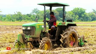 TRAKTOR JOHN DEERE 5045D DI PINTU JENANGAN PONOROGO