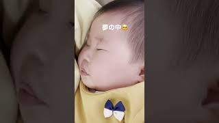 夢の中でミルク飲み放題なのかな🤱もしよかったら動画ご視聴下さい！🤱#生後6ヶ月 #育児 #子育て #赤ちゃん #家族 #ひまり