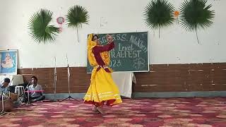 आपकी होश उड़ा देगा यह खूबसूरत डांस: Govt.School की छात्रा का जादूगरी नृत्य