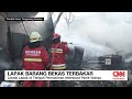 lapak barang bekas terbakar