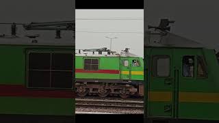 17023 Tungabhadra Express With LGD WAG-9 Arrives Falaknuma #shorts #shortsvideo