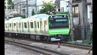 JR山手線新型車両E235系電車（走行全景）