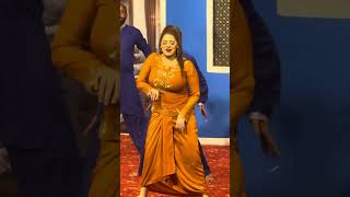 Afreen Pari (Meri Nathli Kunwari Mundaya) Mujra